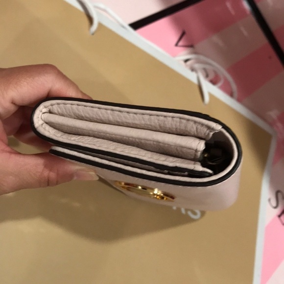 π₯ ON SALE π₯ π Michael Kors Wallet π MK - Picture 6 of 7